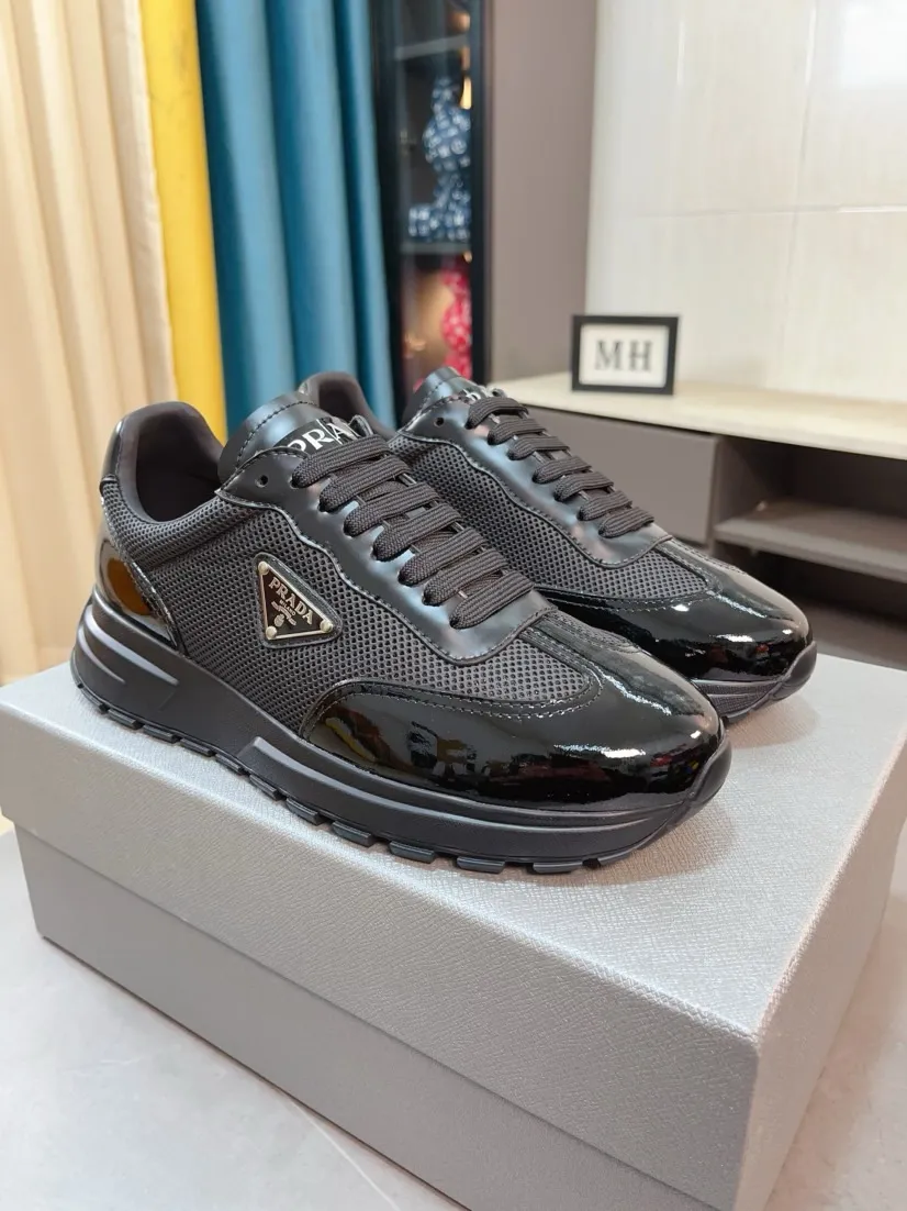 Men's shoes 💰600🌹🌹High-quality new Prada counters are launched simultaneously. The new men's shoes and 😘fabrics are selected from imported mesh and glue-spraying technology. Imported cowhide lining. 👍🏿High-end☄️Open-molded non-slip rubber outsole, exquisite lines, simple and elegant, comfortable and high-end for leisure travel. Code number: 38 to 44